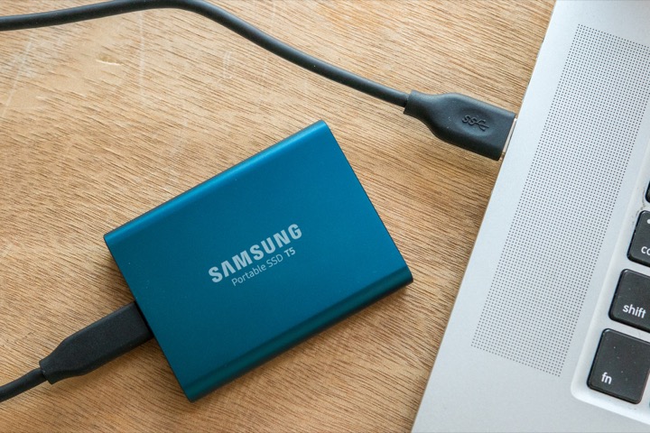 Samsung T5 Portable SSD phiên bản 500GB.